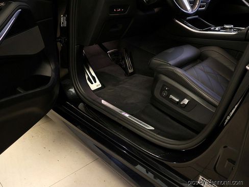 Certified 2024 BMW X5 xDrive40i w/ M Sport Package image 31