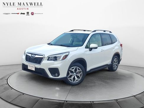 Used 2021 Subaru Forester Premium image 1