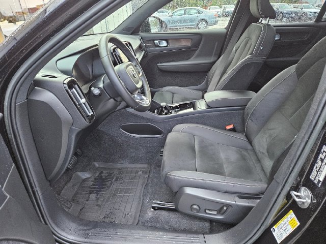 Used 2023 Volvo XC40 P8 Recharge Ultimate AWD/4WD image 17