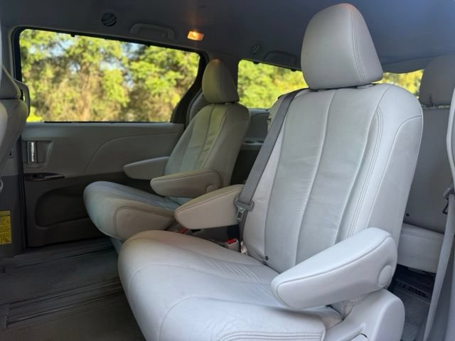 Used 2012 Toyota Sienna XLE FWD image 43