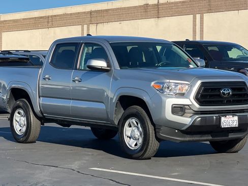 Certified 2022 Toyota Tacoma SR image 5