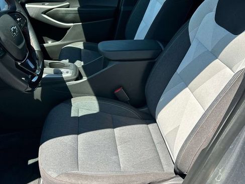 Used 2024 Chevrolet Trax RS w/ Sunroof Package image 25