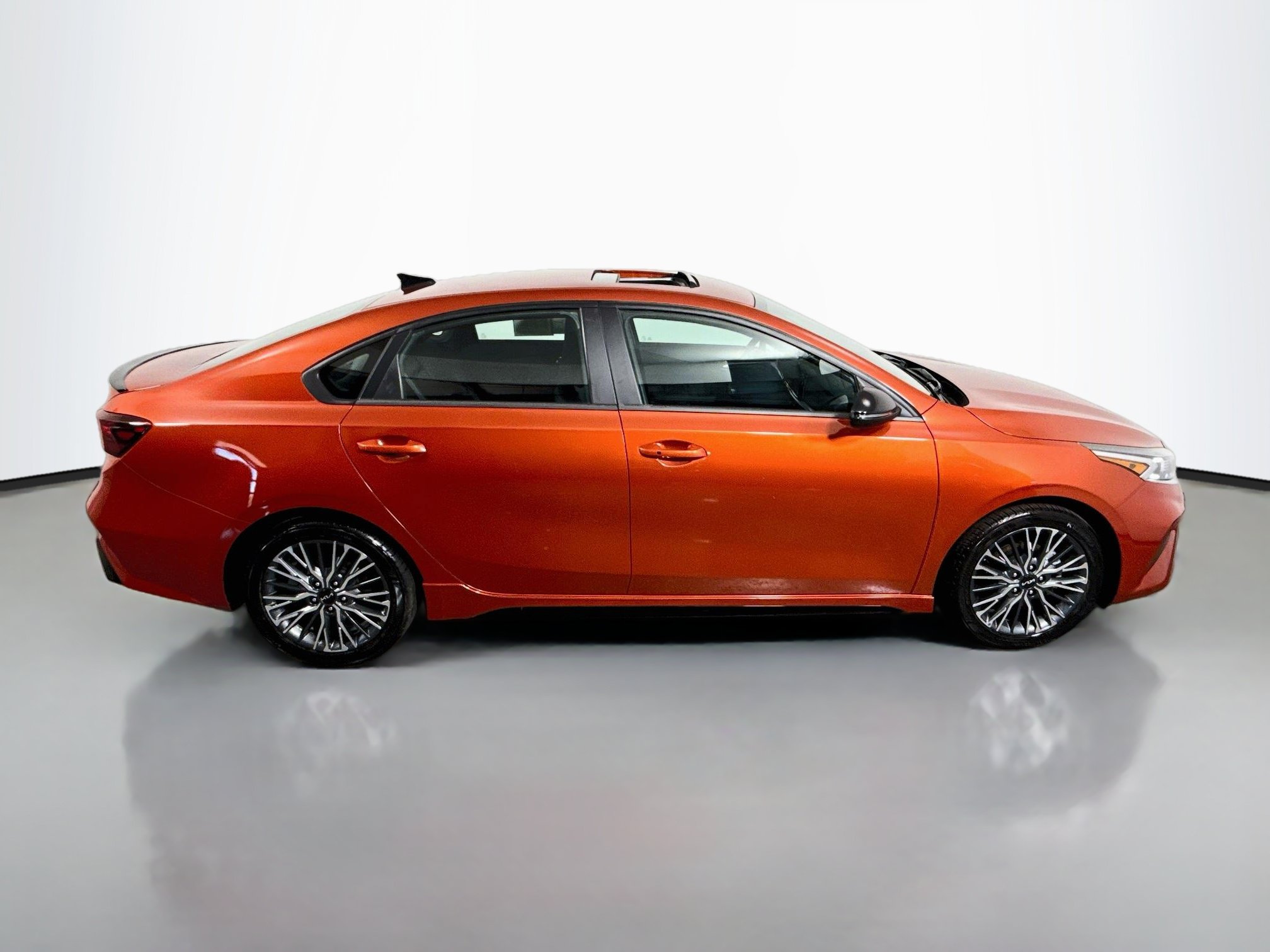 Used 2023 Kia Forte GT-Line w/ GT-Line Premium Package FWD image 8