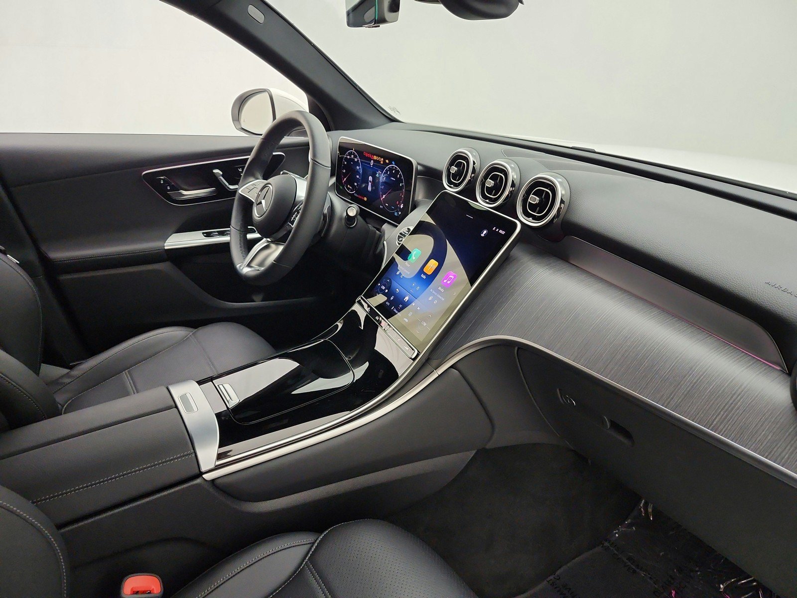 Certified 2026 Mercedes-Benz GLC 300 image 21