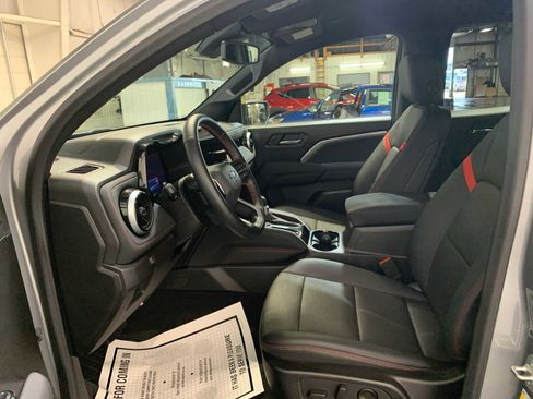 Used 2024 Chevrolet Colorado Z71 w/ Z71 Convenience Package 2 image 8