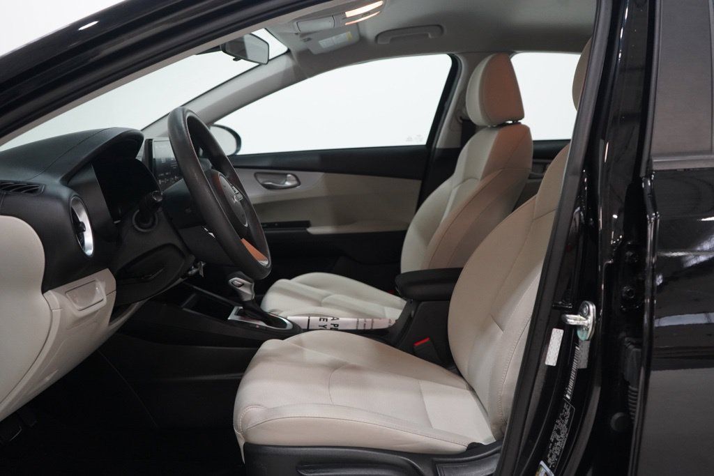 Used 2023 Kia Forte LXS FWD image 13