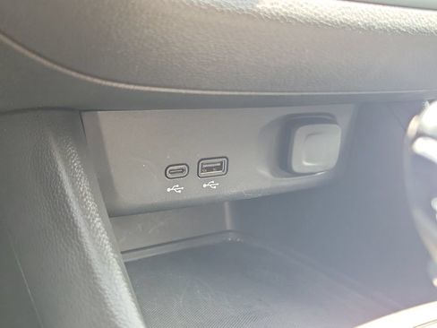 Used 2025 Buick Envista Preferred FWD image 29