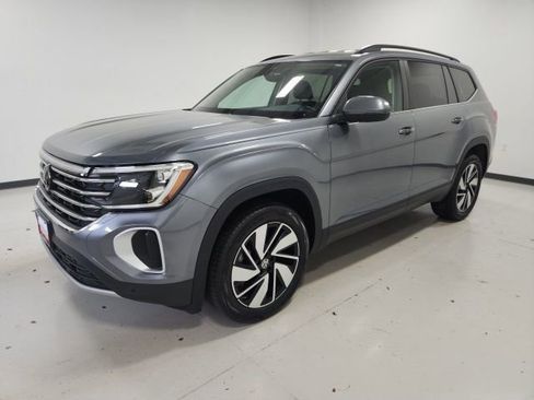 Used 2024 Volkswagen Atlas SE AWD/4WD image 8