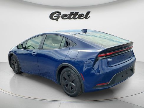 Used 2024 Toyota Prius LE image 6