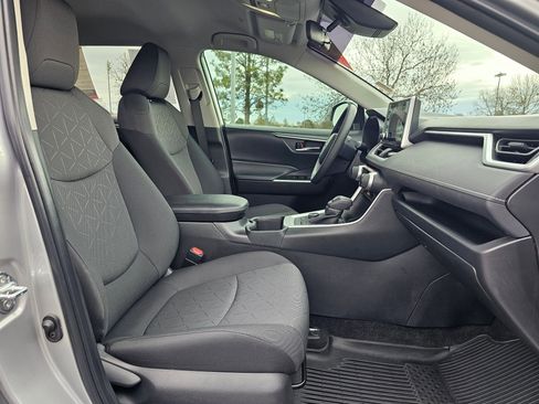 Used 2024 Toyota RAV4 XLE image 41