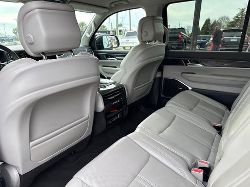 Used 2022 Jeep Wagoneer Series III image 5