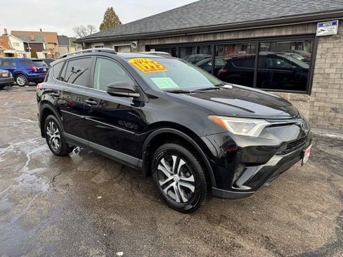 Used 2017 Toyota RAV4 LE image 1