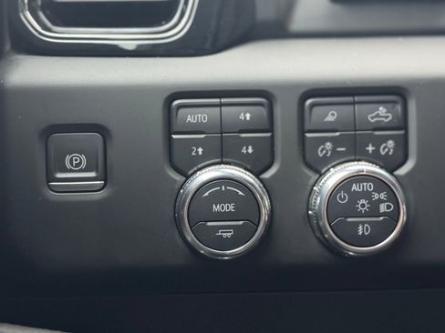 Used 2023 GMC Sierra 1500 AT4X image 20