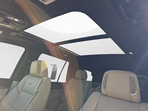 Used 2021 Cadillac Escalade Premium Luxury w/ Driver Assist Tech Package image 32