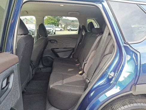 Used 2023 Nissan Rogue S image 13