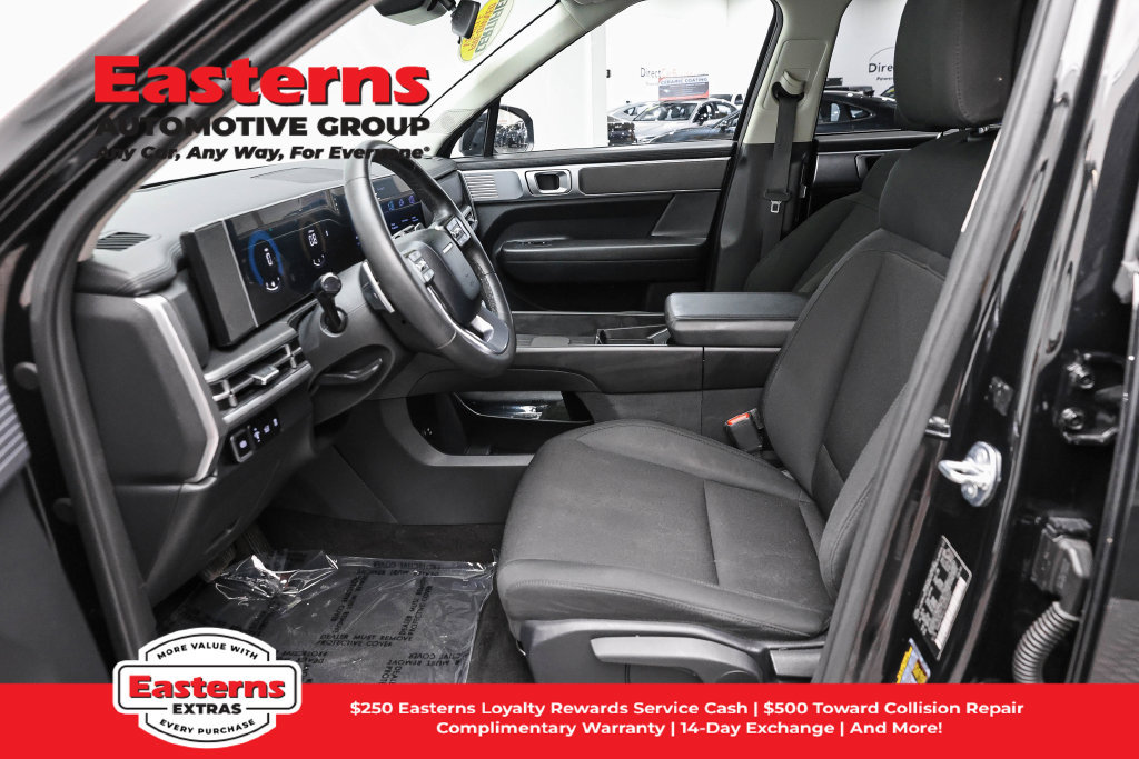 Used 2025 Hyundai Santa Fe SE FWD image 14