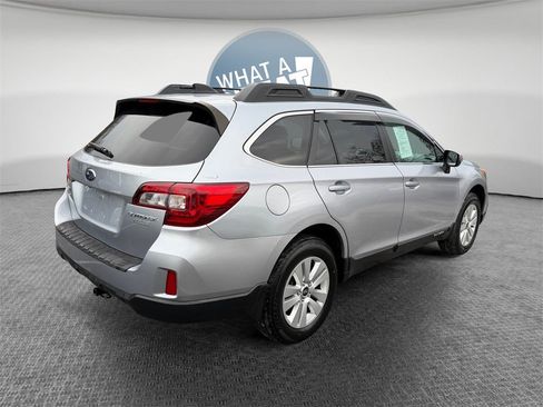 Used 2016 Subaru Outback 2.5i Premium image 3