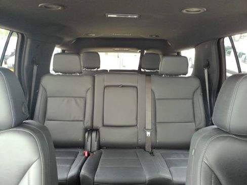 Used 2025 Chevrolet Tahoe LT image 38