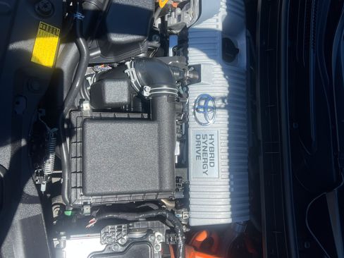 Used 2015 Toyota Prius Two FWD image 19