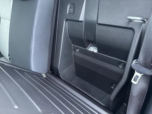 Used 2022 Toyota Tacoma TRD Off-Road image 13