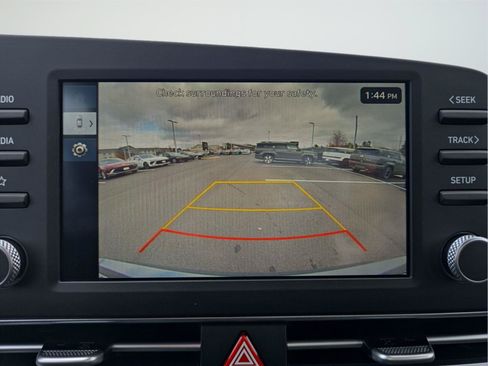 Certified 2025 Hyundai Elantra Hybrid FWD image 16