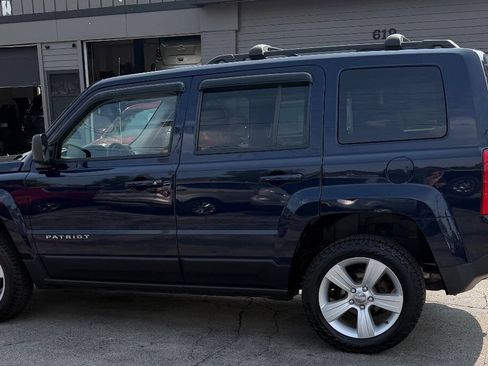 Used 2015 Jeep Patriot Latitude w/ Sun/Sound Group AWD/4WD image 13