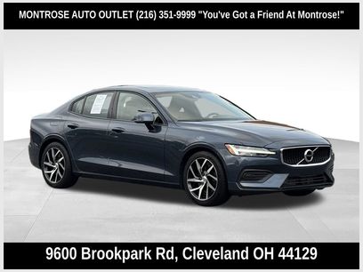 Used 2019 Volvo S60 T6 Momentum w/ Multimedia Package