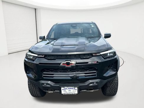 Used 2023 Chevrolet Colorado ZR2 w/ ZR2 Convenience Package III AWD/4WD image 2