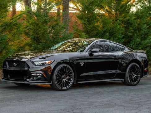 Used 2017 Ford Mustang GT Premium w/ GT Performance Package image 52