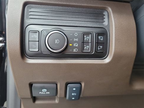 Used 2026 Ford F350 King Ranch w/ FX4 Off-Road Package image 25