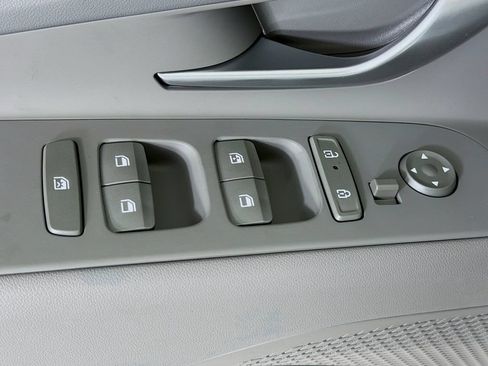 Used 2026 Hyundai Elantra SEL Sport Premium FWD image 21