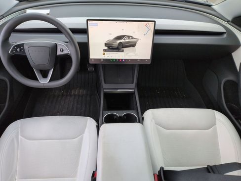 Used 2024 Tesla Model 3 image 28