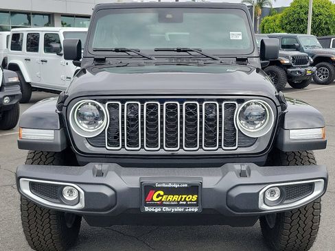 New 2025 Jeep Wrangler Unlimited Sahara AWD/4WD image 21