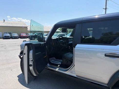 Used 2024 Ford Bronco Badlands AWD/4WD image 15