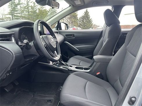 Used 2024 Toyota Corolla Cross LE image 19