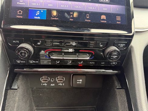 Certified 2022 Jeep Grand Cherokee L Limited image 25