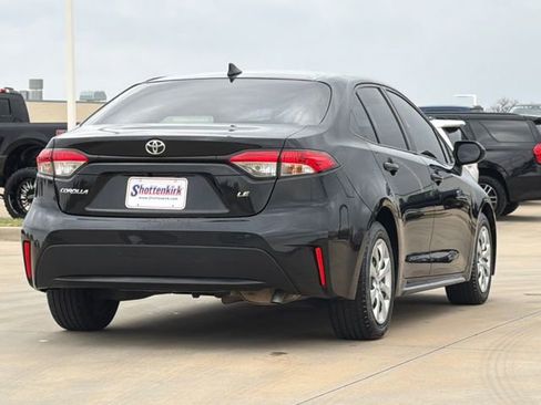 Used 2021 Toyota Corolla LE image 7