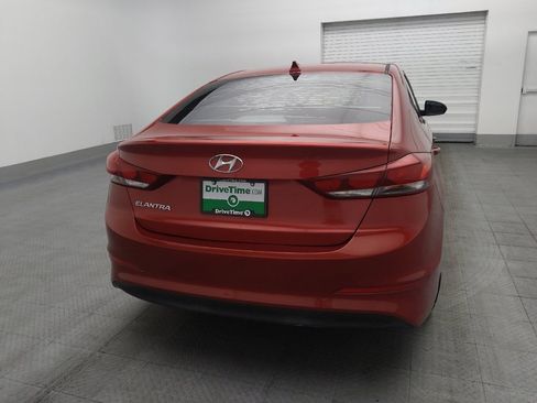 Used 2017 Hyundai Elantra SE image 7