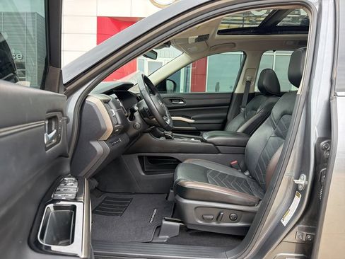 Used 2024 Nissan Pathfinder Platinum w/ Cargo Package FWD image 13