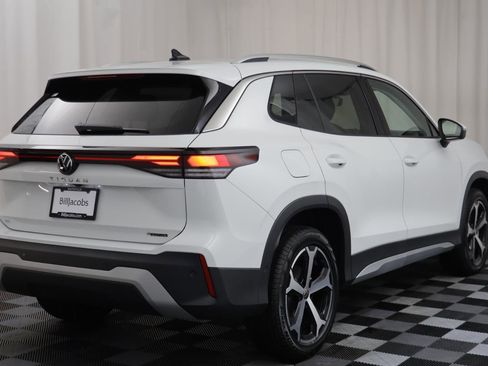 New 2026 Volkswagen Tiguan SE image 16