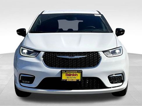 New 2026 Chrysler Pacifica Select image 14