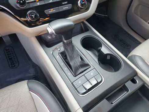 Used 2017 Kia Sedona LX w/ LX Essentials Premium Package image 26