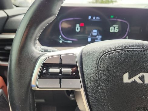 Certified 2023 Kia Telluride EX w/ EX Captain's Chair Package FWD image 27