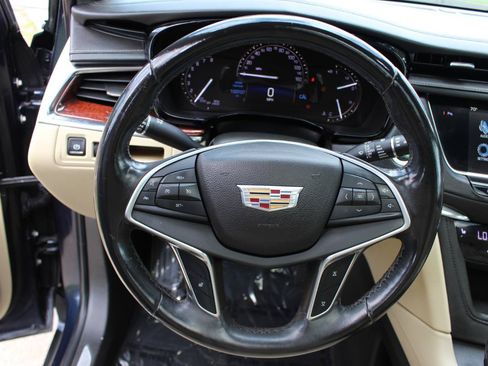 Used 2017 Cadillac XT5 Luxury AWD/4WD image 20