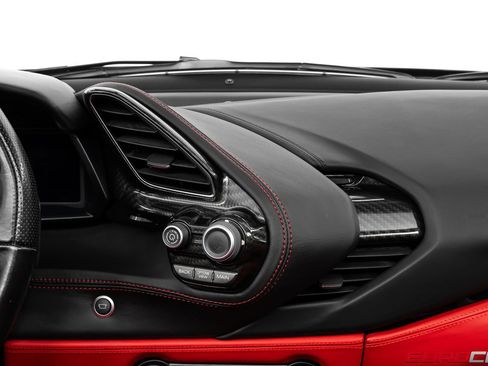 Used 2018 Ferrari 488 Spider RWD image 33