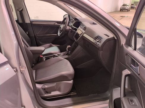 Used 2022 Volkswagen Tiguan SE image 10