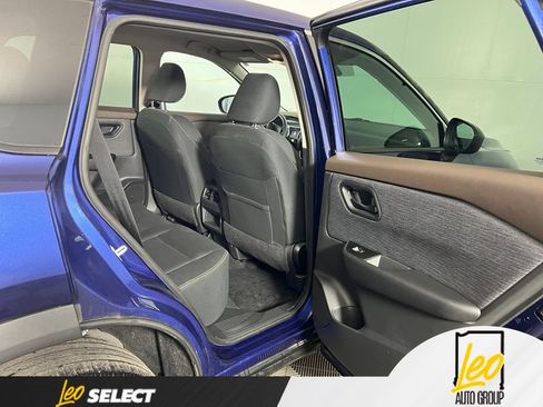 Used 2023 Nissan Rogue S AWD/4WD image 11