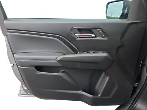 Used 2024 Chevrolet Colorado LT w/ LT Convenience Package RWD image 23