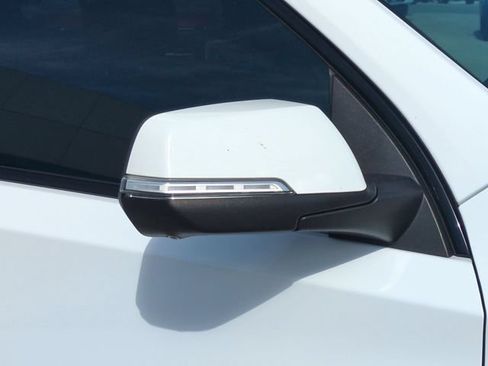 Certified 2023 Chevrolet Traverse RS w/ LPO, Floor Liner Package FWD image 12