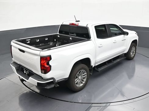 Used 2024 Chevrolet Colorado LT w/ LT Convenience Package RWD image 16